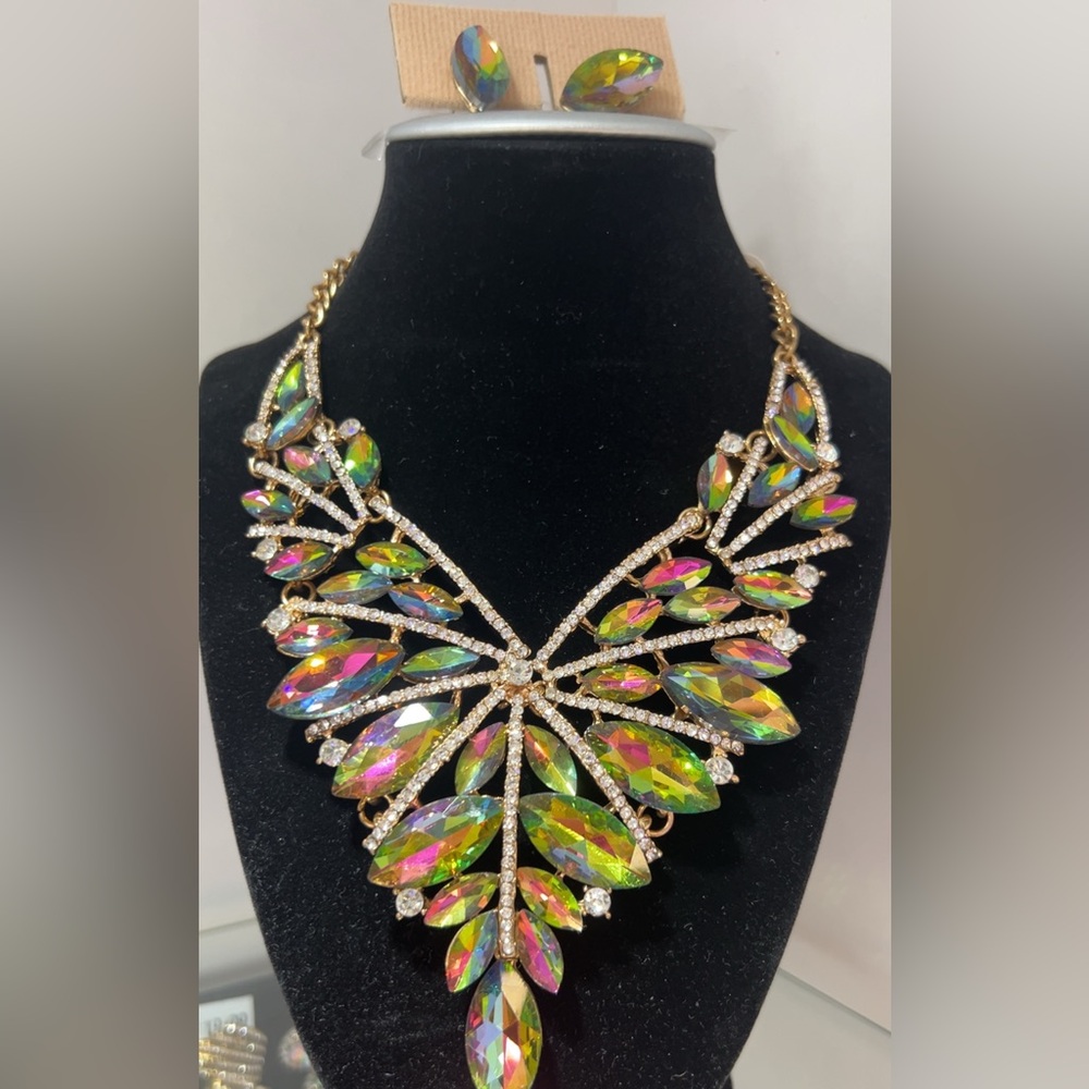 Elegant Multicolor Crystal Necklace